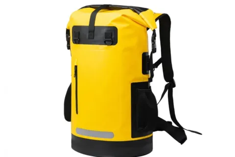 ابقَ جافًا على الماء: حقيبة الظهر المقاومة للماء والجافة المثالية للتجديف بالكاياك