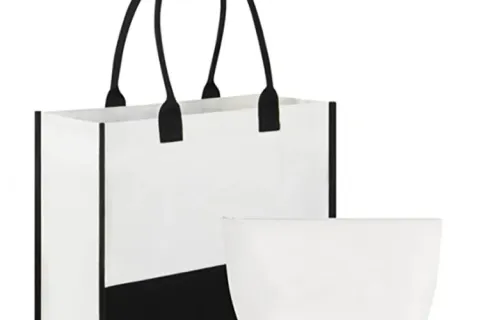 Le sac de plage polyvalent en toile pour femme : votre compagnon idéal pour toutes les occasions