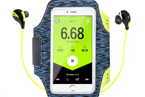حافظ على نشاطك وتنظيمك باستخدام سوار الجري المخصص لهاتفك