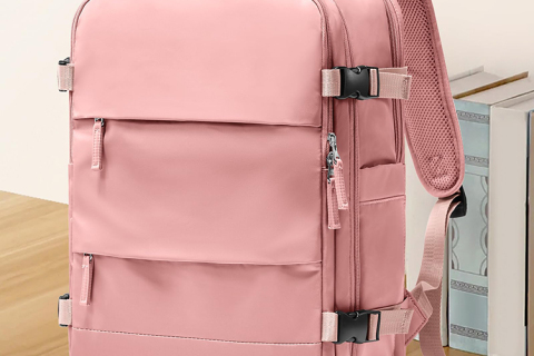 Le grand sac à dos de voyage rose dont tout le monde est obsédé