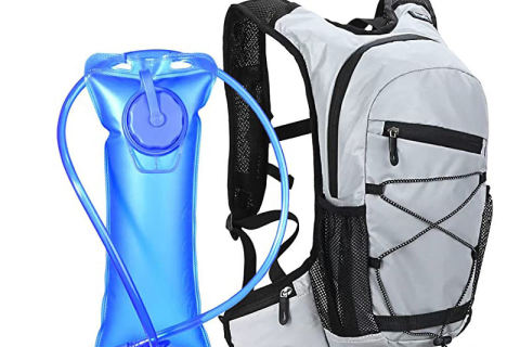 Are Hydration Vests Better Than Traditional Running Bags?