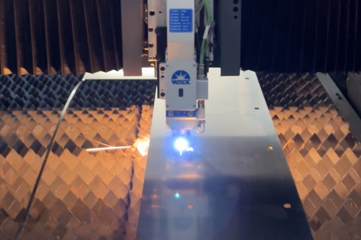 laser plate cutting machine