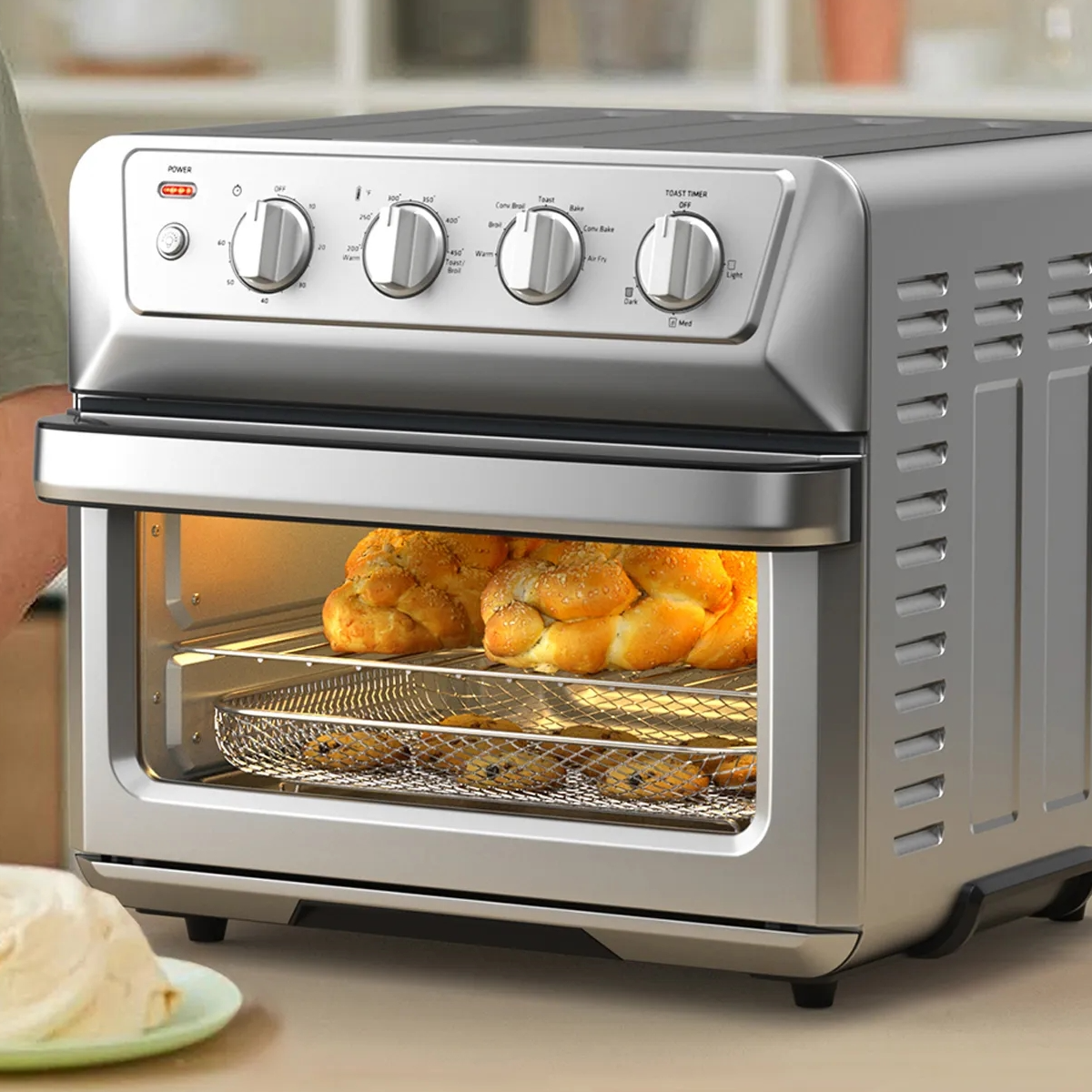 The linkage between key links and laser technology in the production process of metal ovens