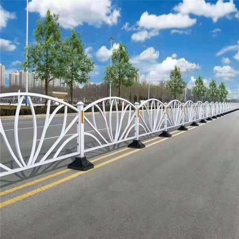 Integration of the production process of road guardrails and efficient equipment