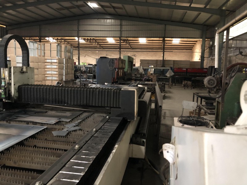 laser pipe cutting machine