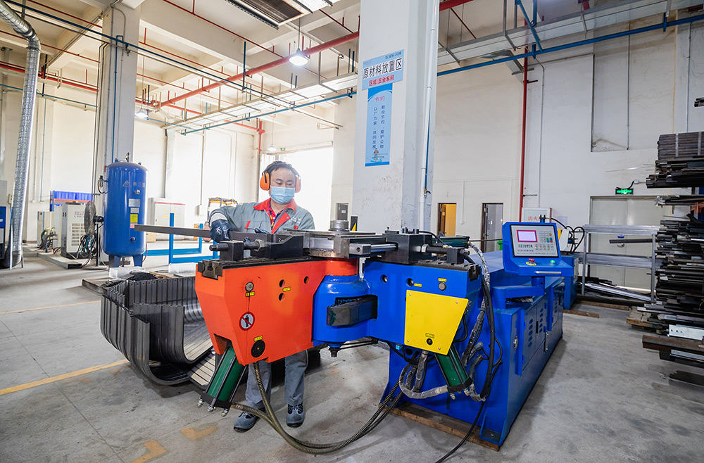 pipe bending machine