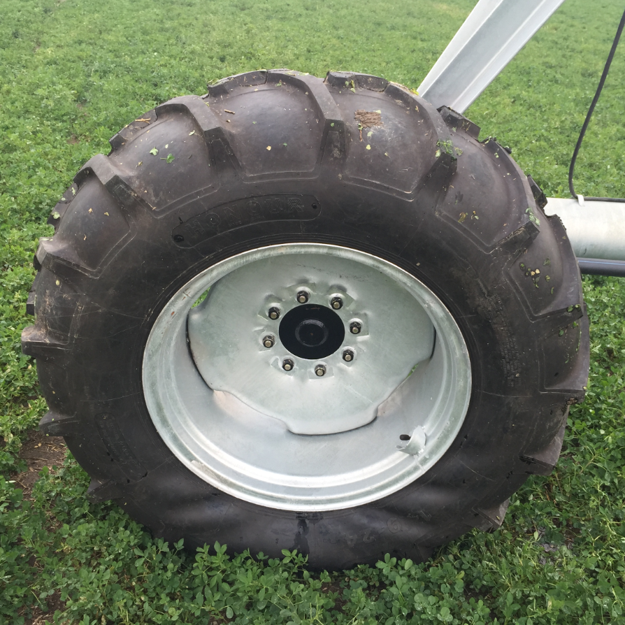 irrigation wheel tire for center pivot irrigation machine