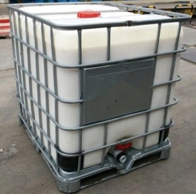 Styrene acrylic polymer adhesive for manufacturing cooling pads