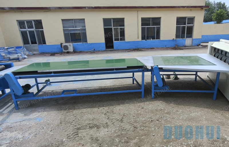 Evaporative cooling pad assembly line manufacturing line