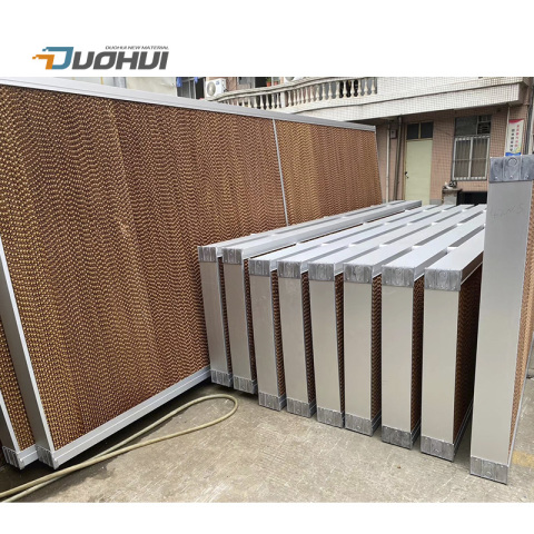 Evaporative cooling pad for poultry farm cooling system