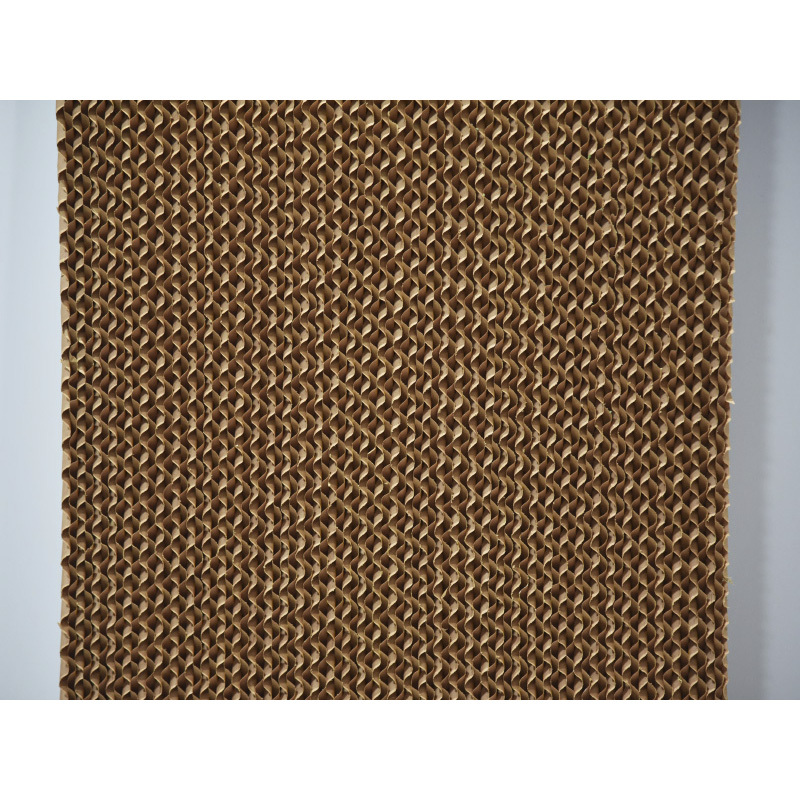 Evaporative cooling pad for poultry farm cooling system