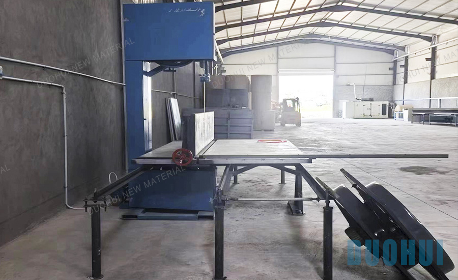 cooling pad saw machine