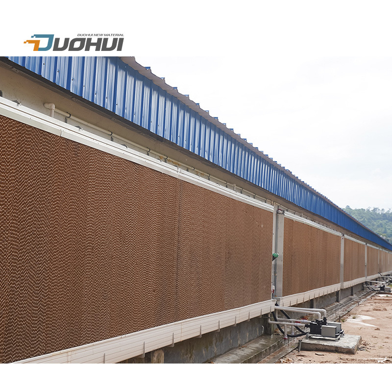 Evaporative cooling pad for poultry and greenhouse