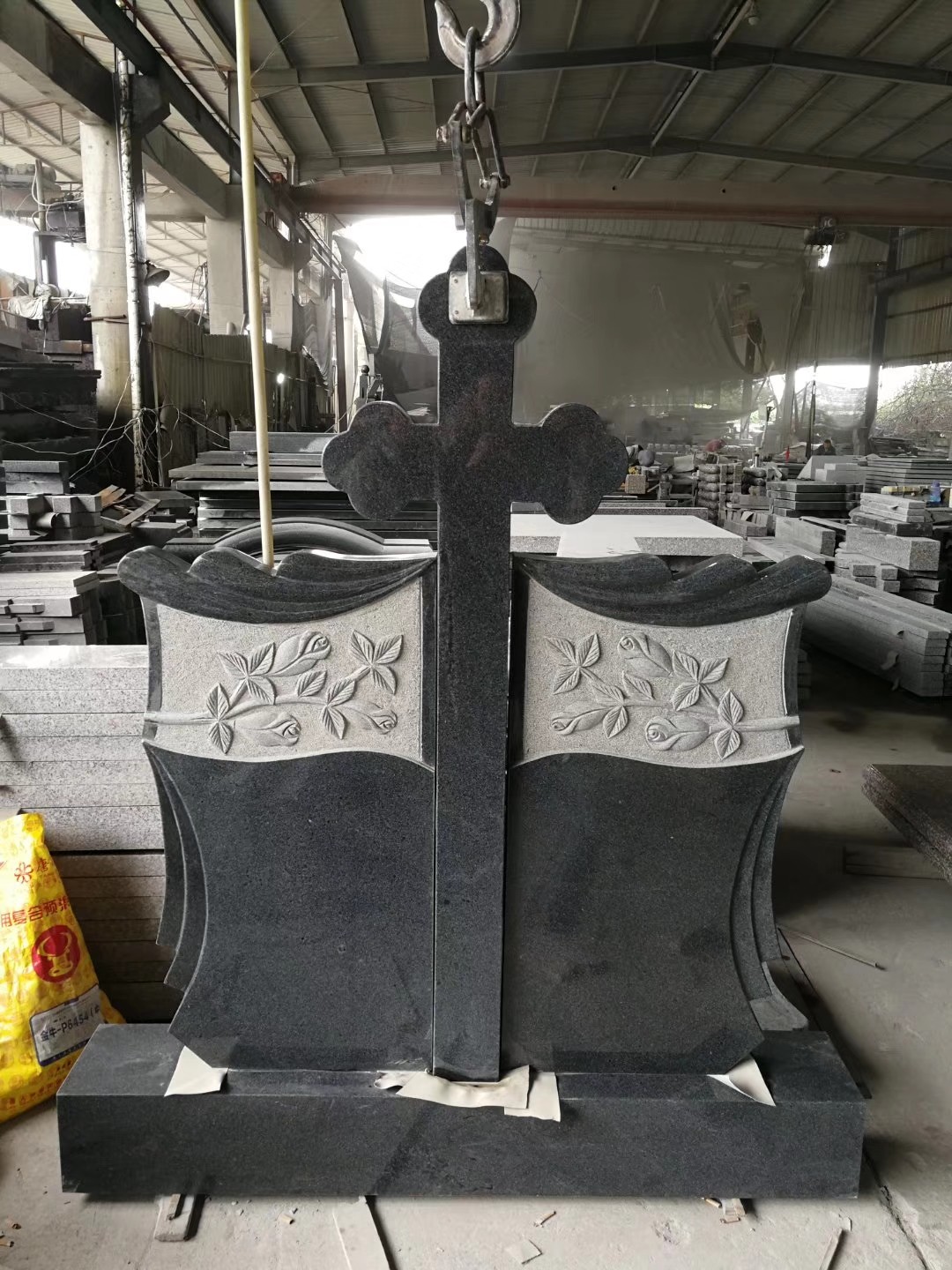 Engraved Gravestone Western Style Double Monument Tombstone