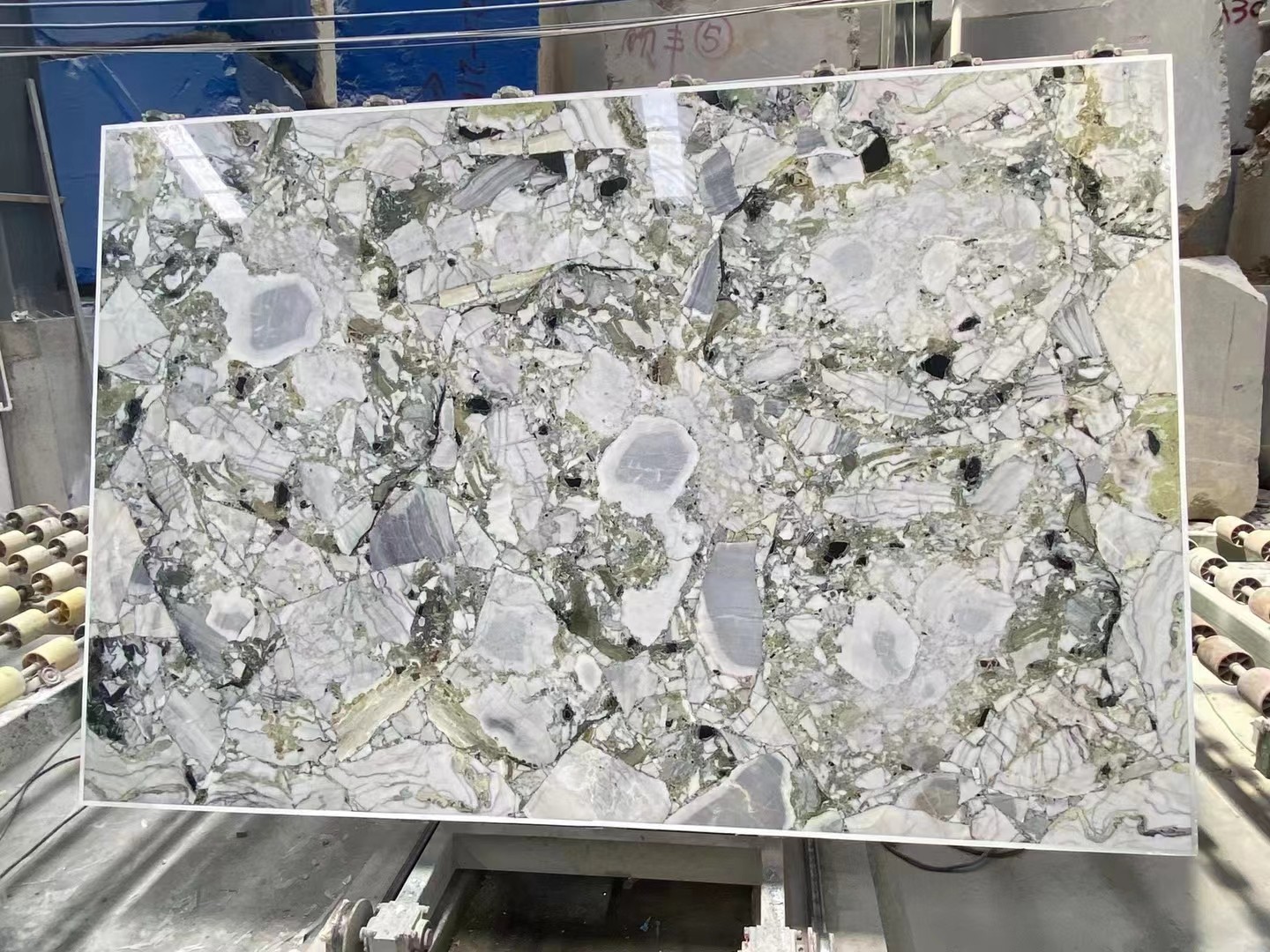 White Beauty Marble-Collage Slabs