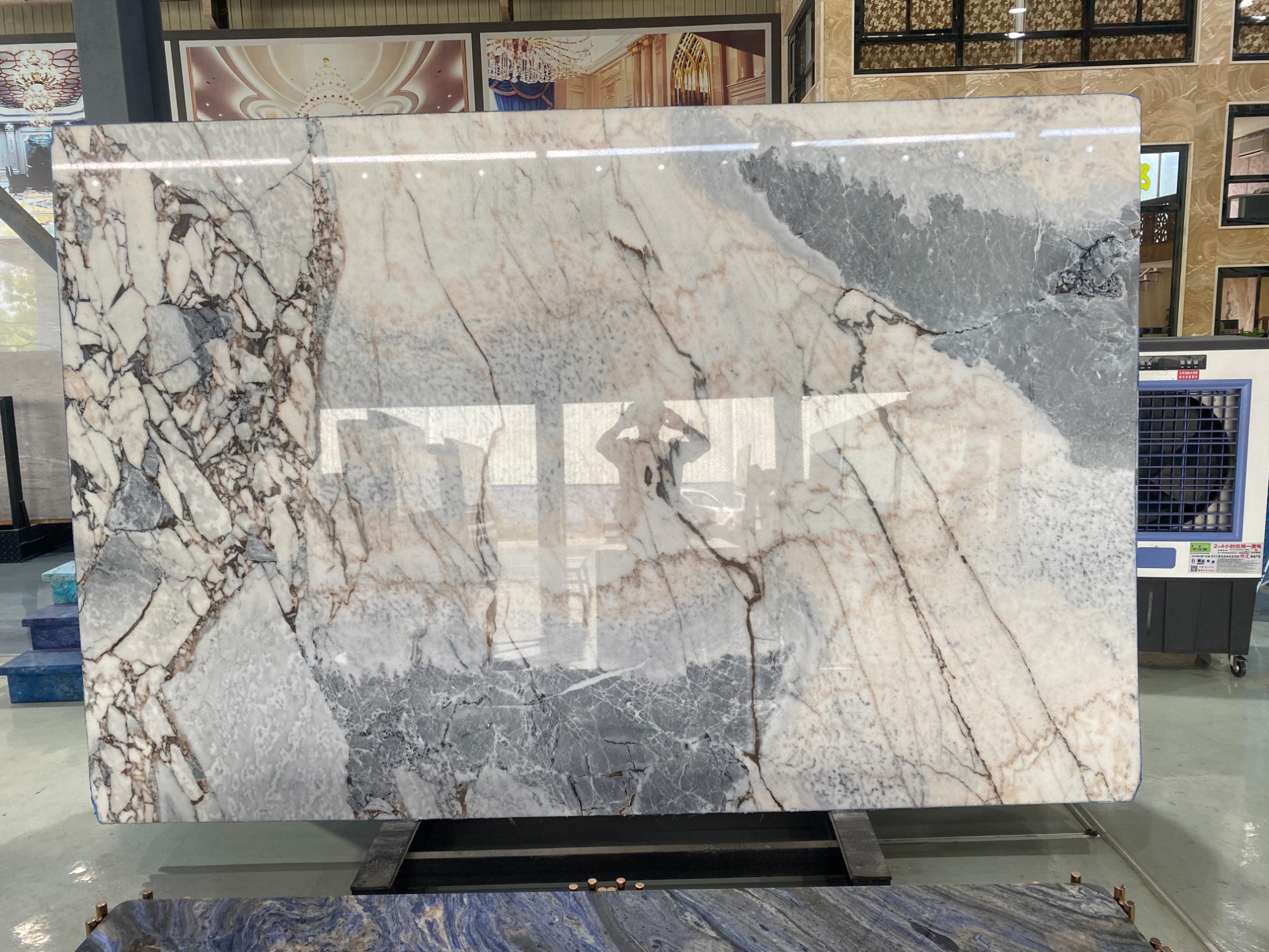 Elephant White Marble/Ocean Storm Marble