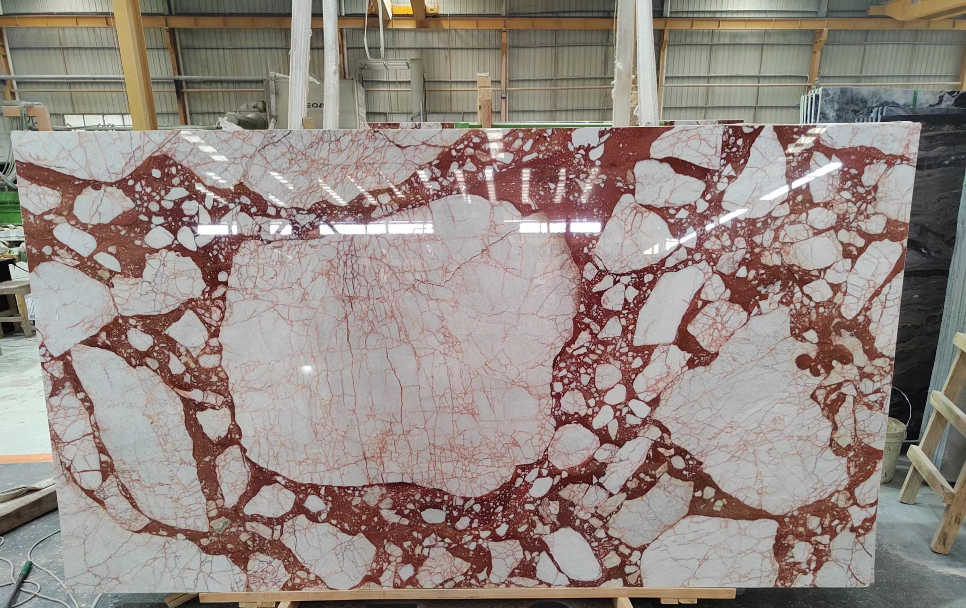 Viola Red Marble