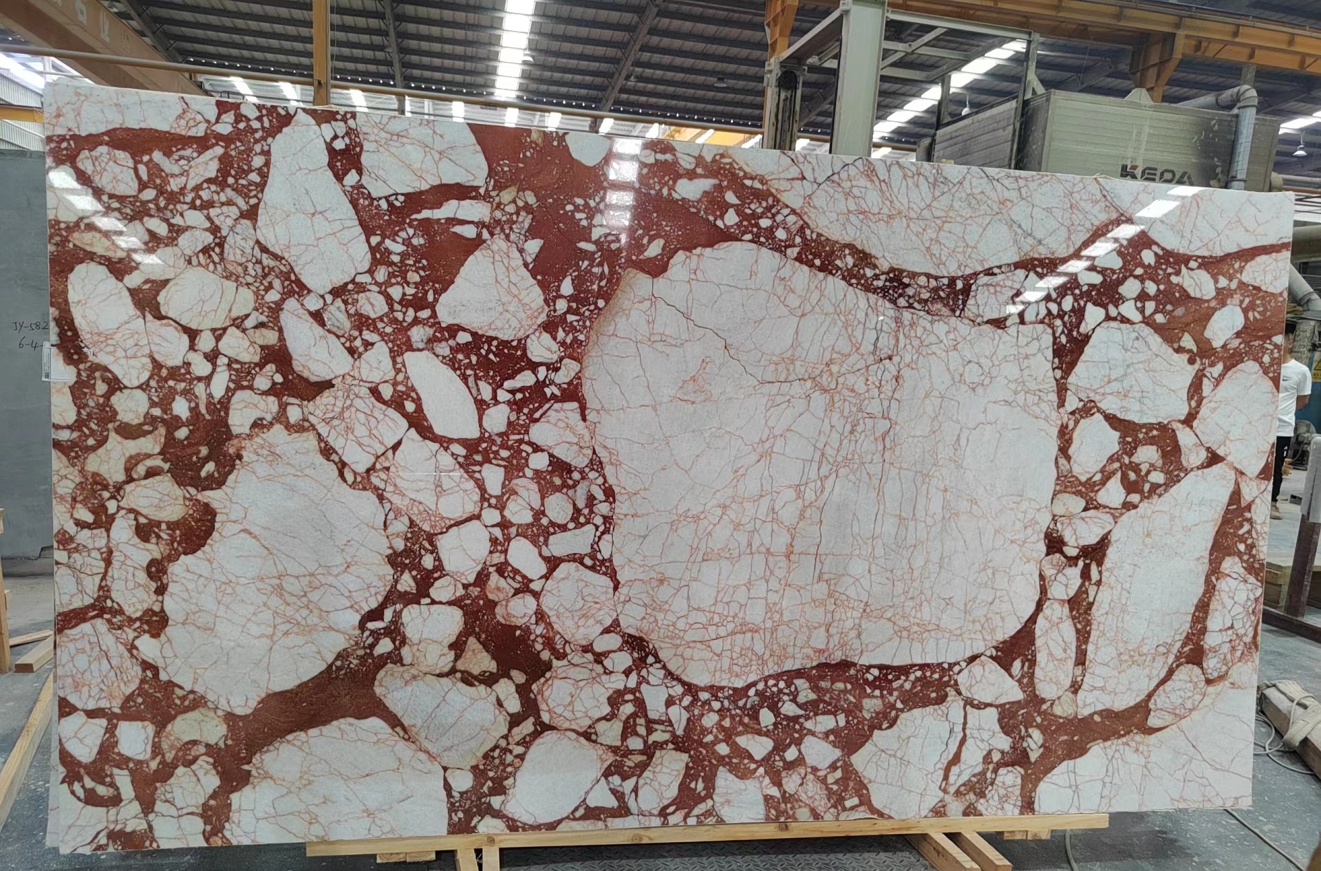 Viola Red Marble