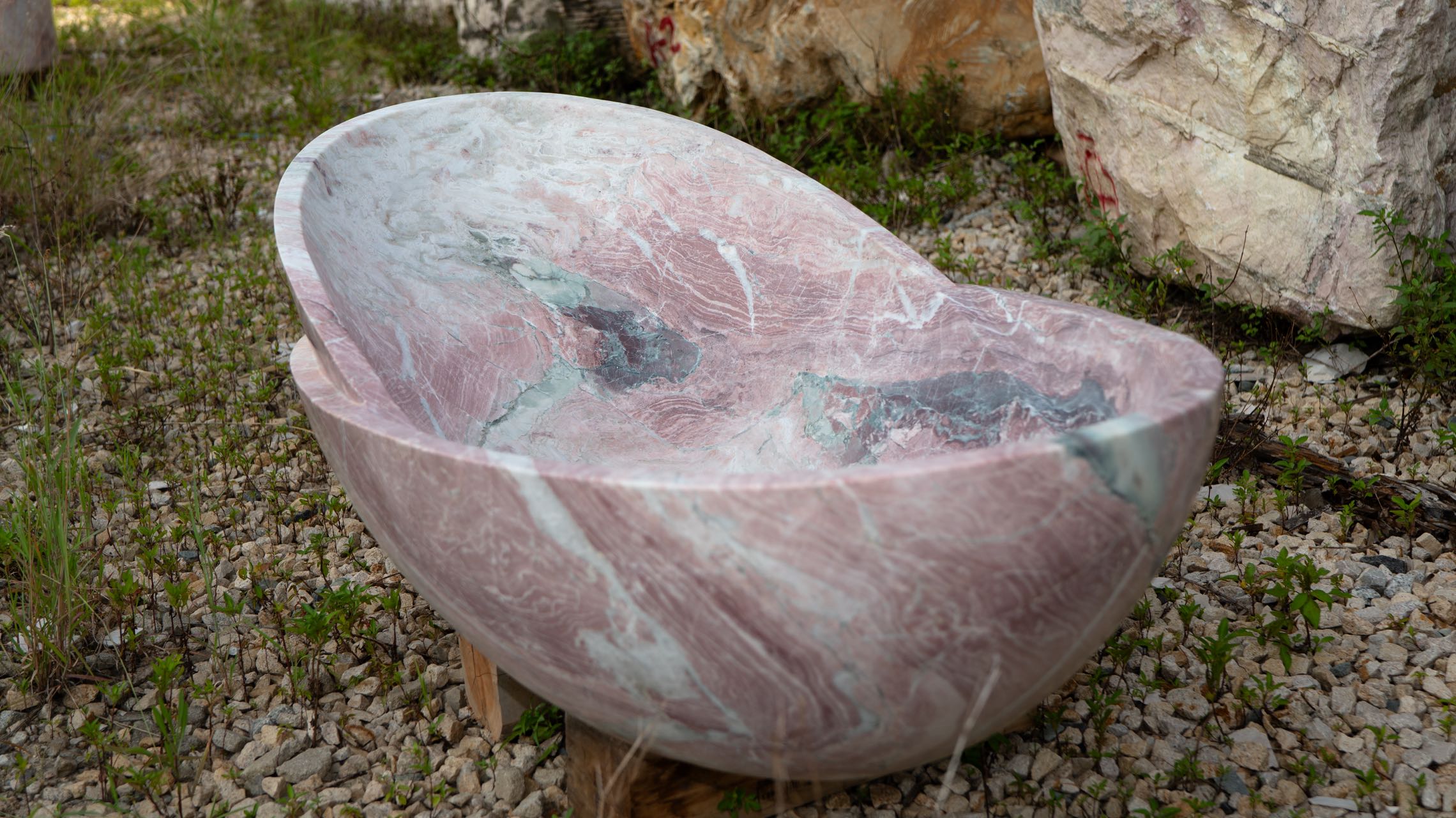 1650X810X560 Four Season Pink Marble Bathroom Four Season Pink Marble Bathroom Bathtub Bathtub 1.65m Irregular Design 2