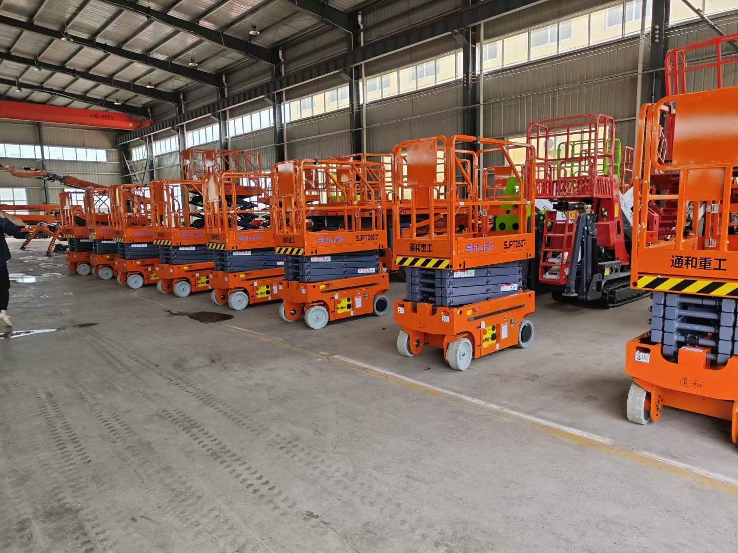 12 meters aerial work lift