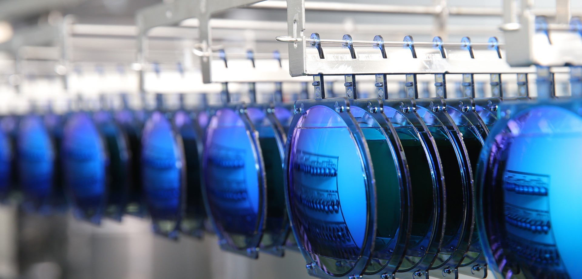 14年专业镜片制造商