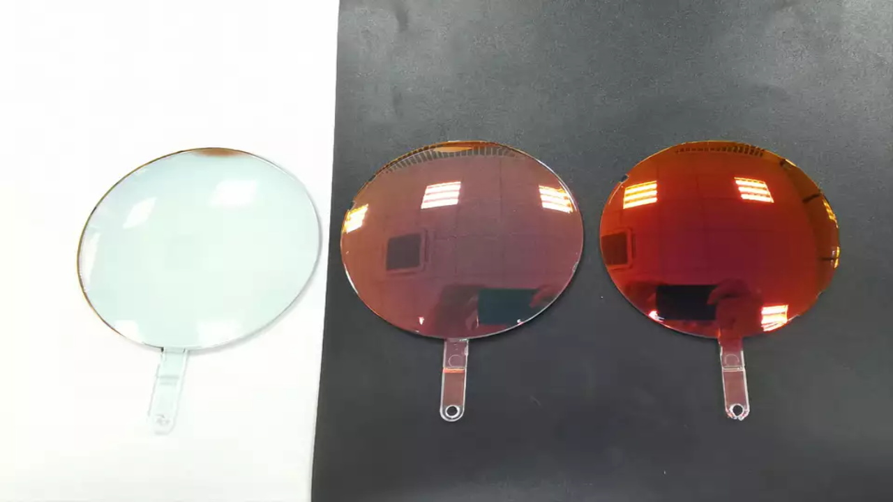 Photochromic lenses