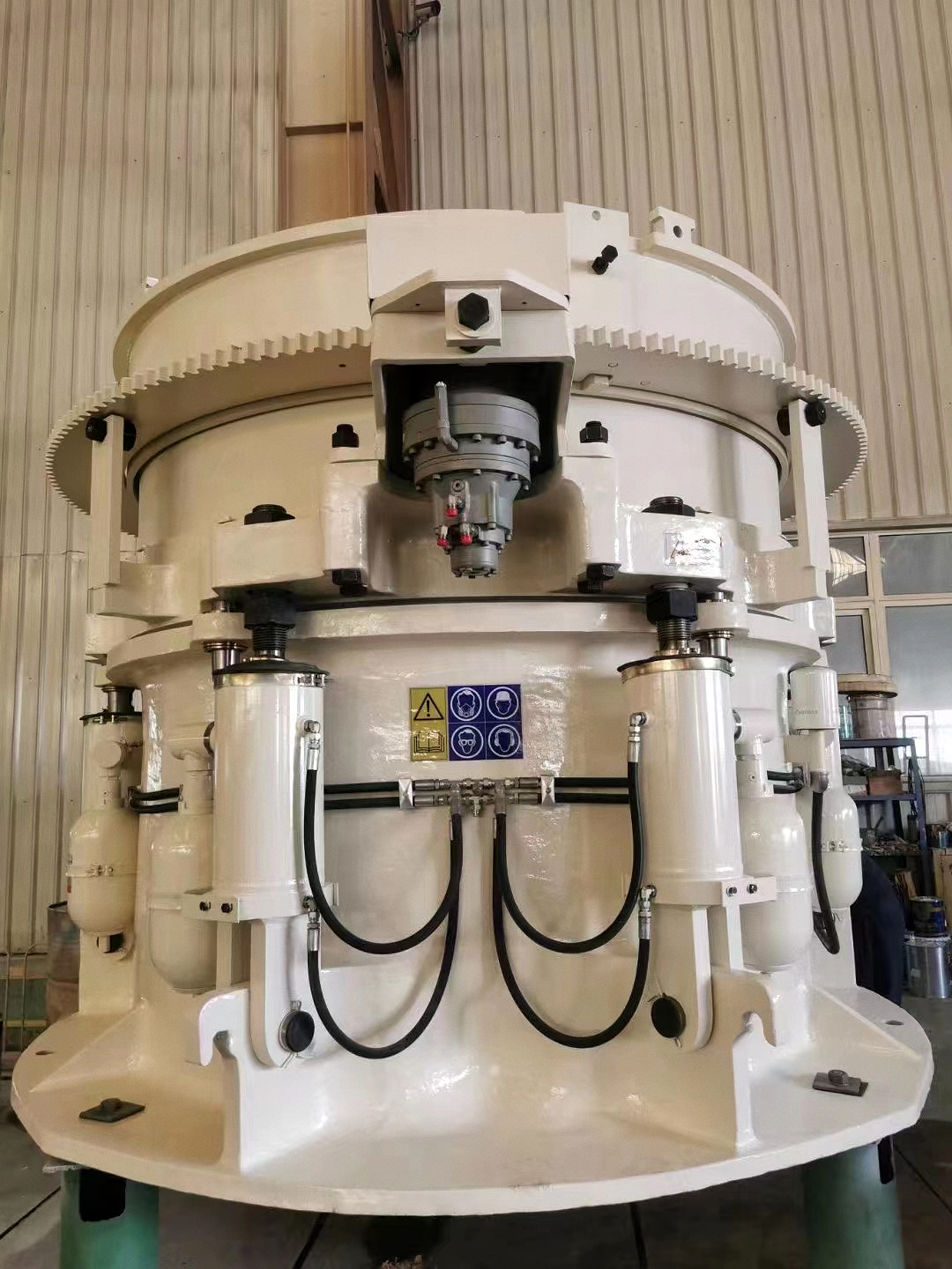 Qual britador pode ser usado para planta de britagem primária?