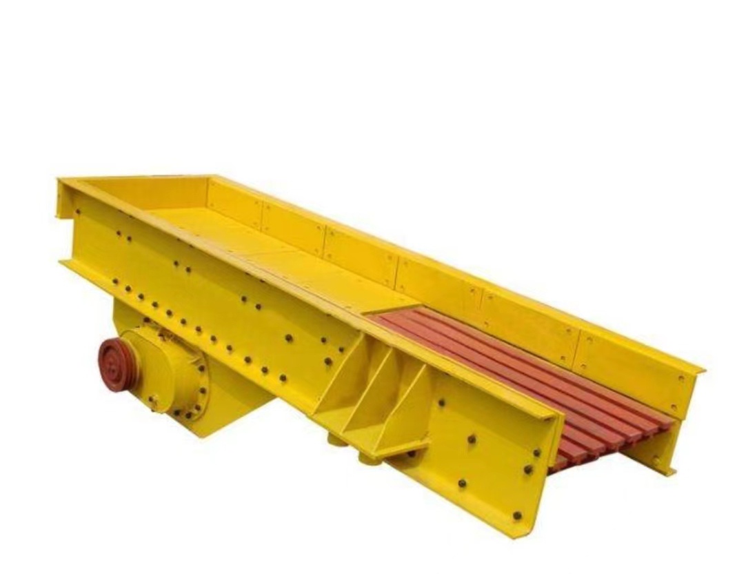 O papel central do alimentador vibratório na linha de produção de areia de britagem