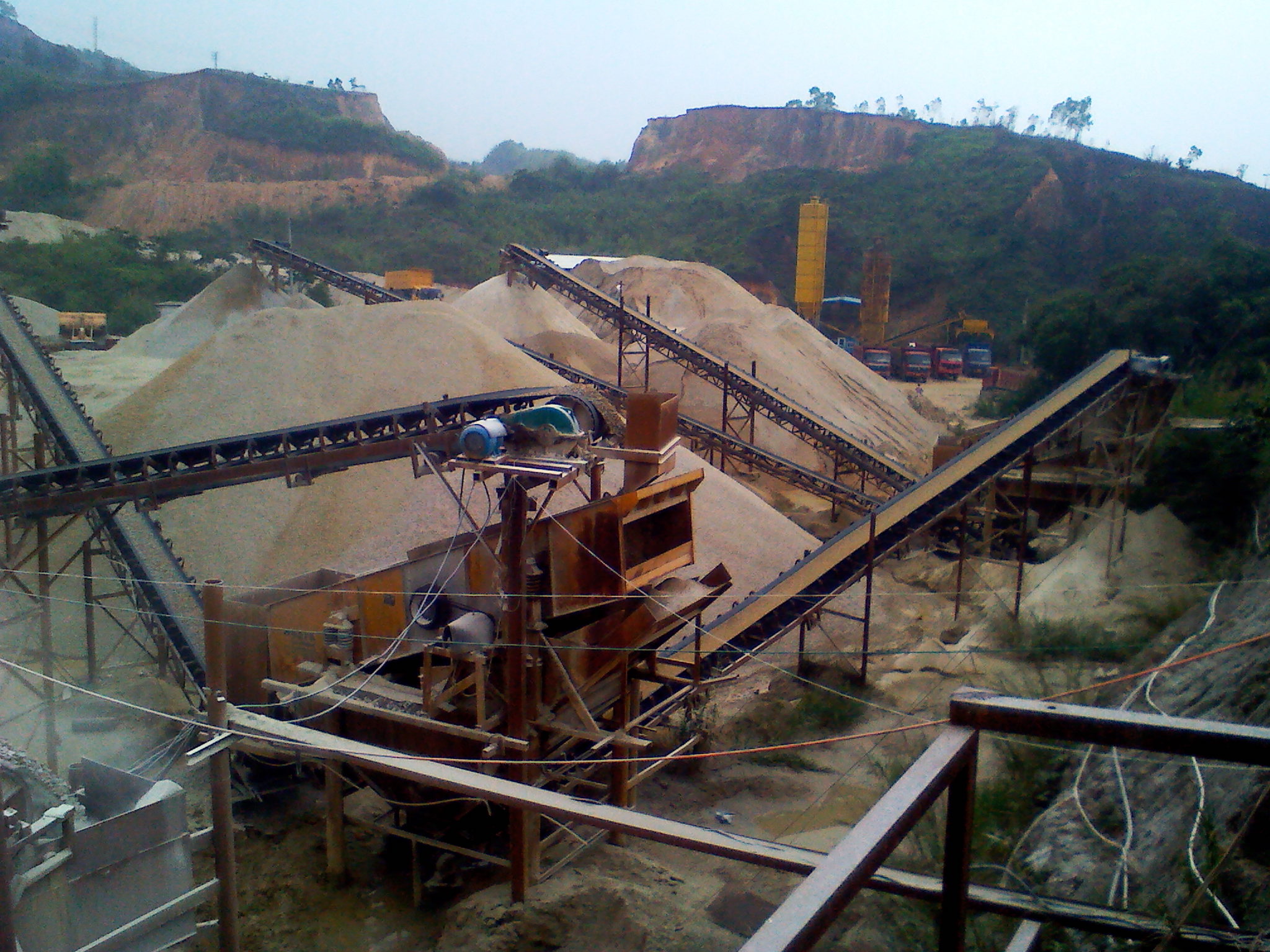 Crushers commonly used in cement plants, what are the crushing methods used in cement plants