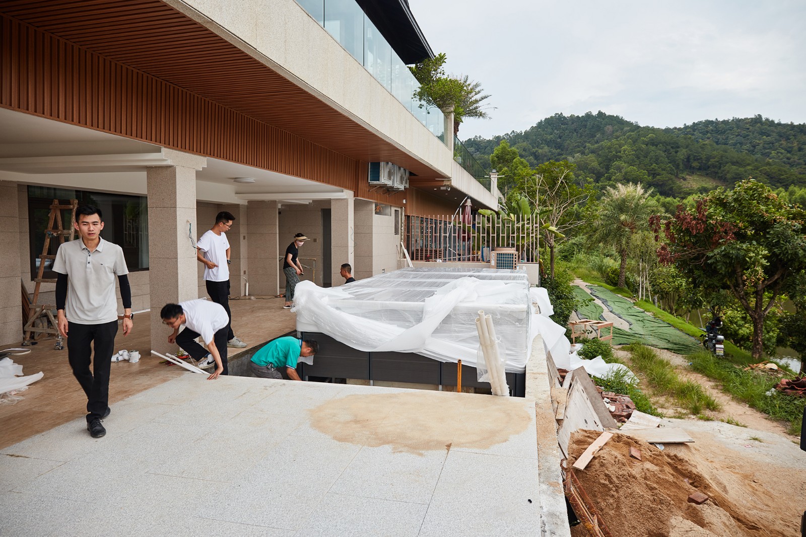 Garden swimming spa