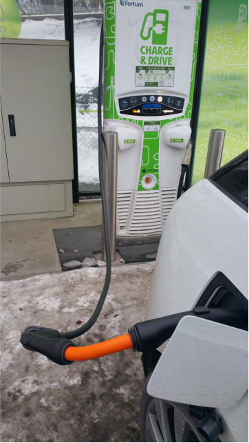 American Bolt EV SAE Standard Using CCS fast Charging Stations in Europe