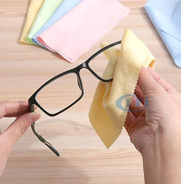 Hochwertige Mikrofaser-Brillentücher für Senioren mit goldenem Stempel – Brillenputztuch