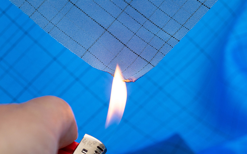 Unregelmäßiges Gitter aus antistatischem Gabardine-Stoff aus Polyester ESD für Arbeitskleidung