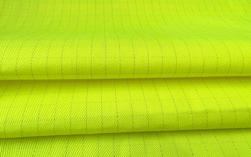Flame retardant and anti-static CVC twill 0.8 grid fabric for workwear