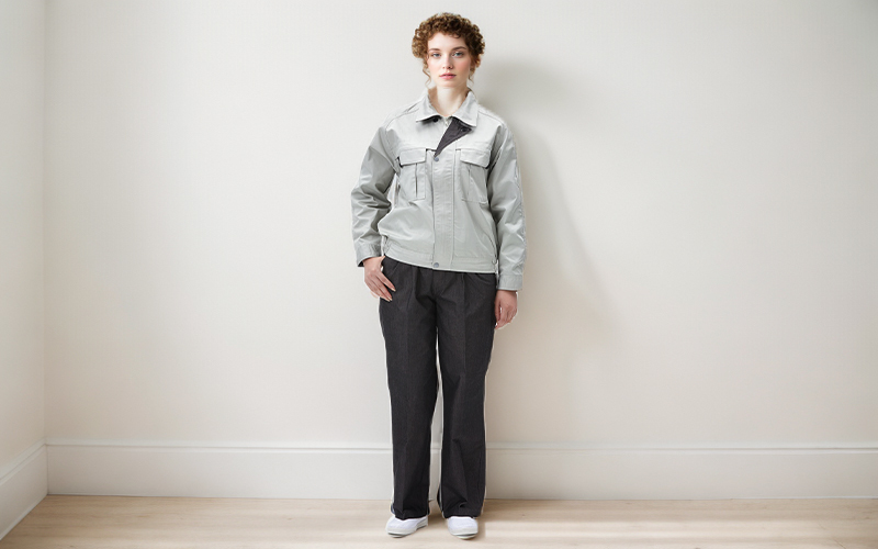 Anti-static long-sleeved suit with collar