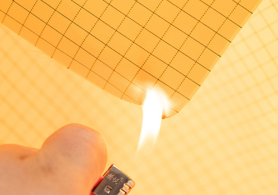 ما هي طرق اختبار أداء الأقمشة المقاومة للهب؟