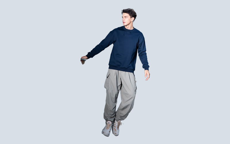 FIVE-IN-ONE FUNCTION SWEATSHIRT