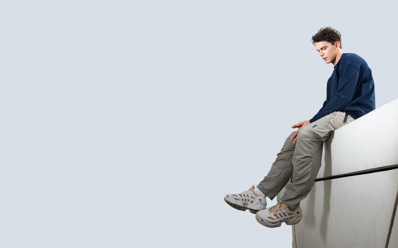 FIVE-IN-ONE FUNCTION SWEATSHIRT