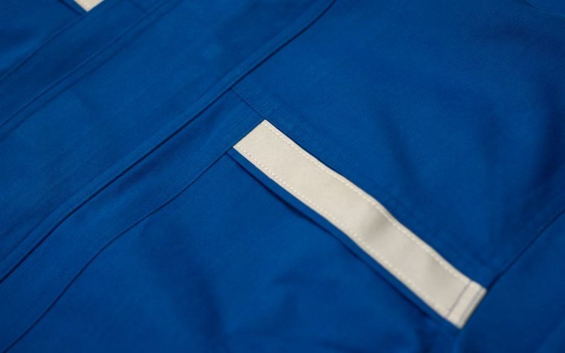 Hochschützende Arbeitskleidung gegen Störlichtbögen für Arbeiten mit hohem Risiko in der Elektroindustrie