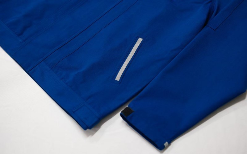 Hochschützende Arbeitskleidung gegen Störlichtbögen für Arbeiten mit hohem Risiko in der Elektroindustrie