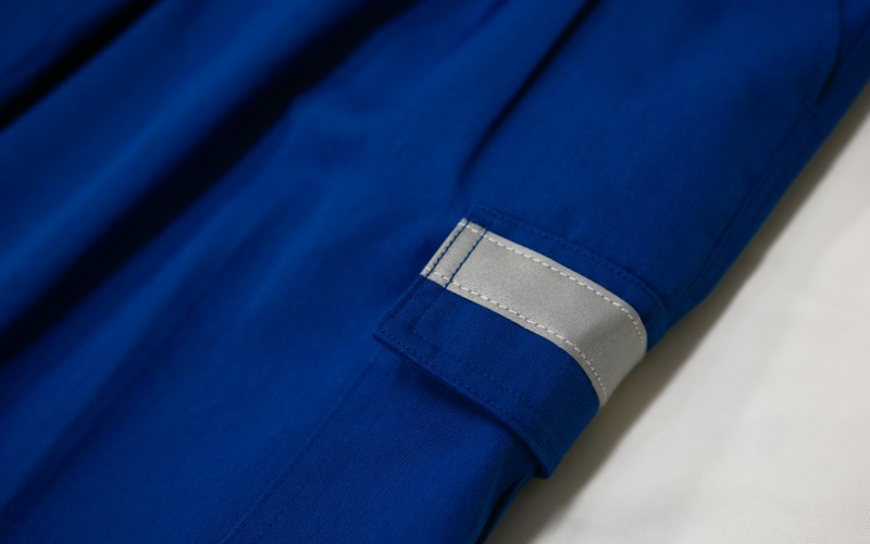 Hochschützende Arbeitskleidung gegen Störlichtbögen für Arbeiten mit hohem Risiko in der Elektroindustrie