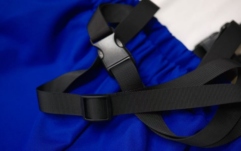 Gut sichtbarer Schnittschutz-Spaltanzug mit Reflektorstreifen