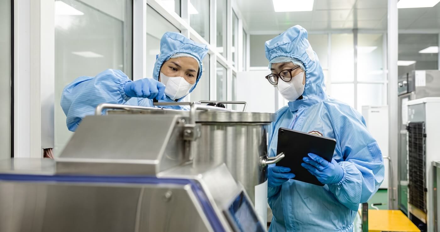 cleanroom suit