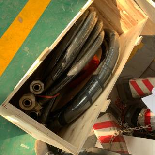 Insulated metal hose