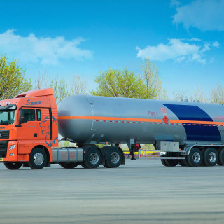 LPG Tankı Teslimat Kamyonu