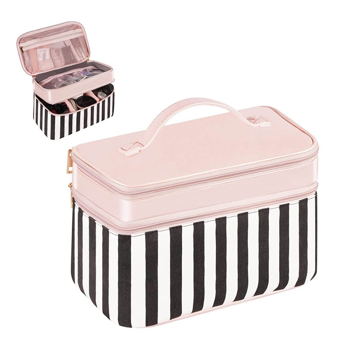 Colore della borsa per il trucco abbinato alla tendenza 2024