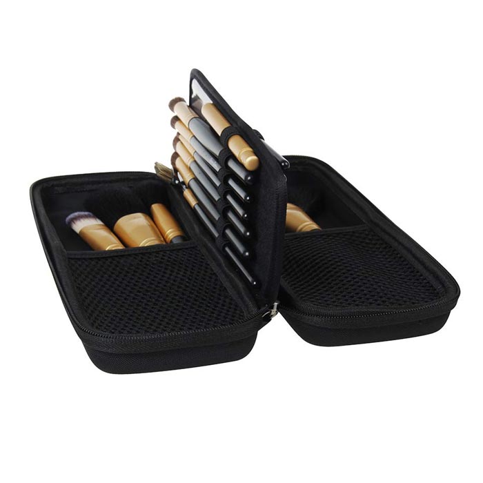 L'applicazione della custodia per pennelli per il trucco