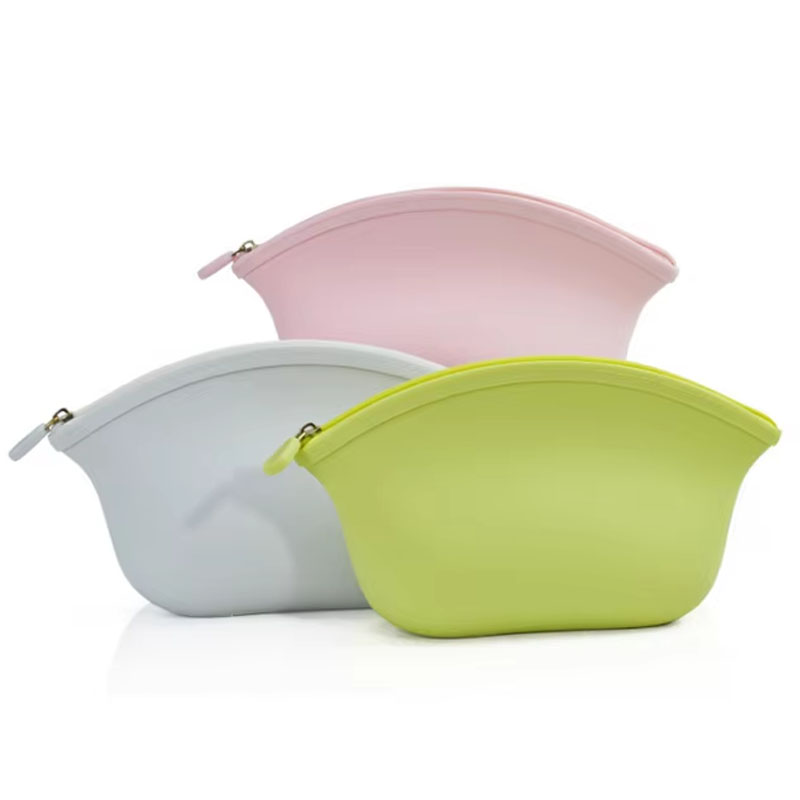 Il fascino delle pochette per il trucco in silicone: un accessorio pratico ed elegante ﻿