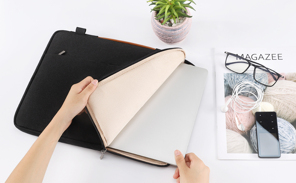 Laptop handbag manufacturing process