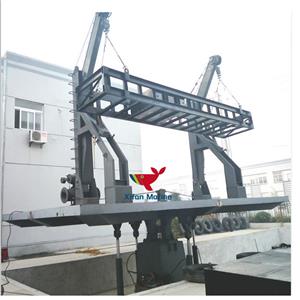 Davit Gravitasi Pivot Tunggal